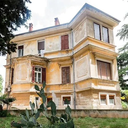 Apartmán In A Period - Private Parking Pula